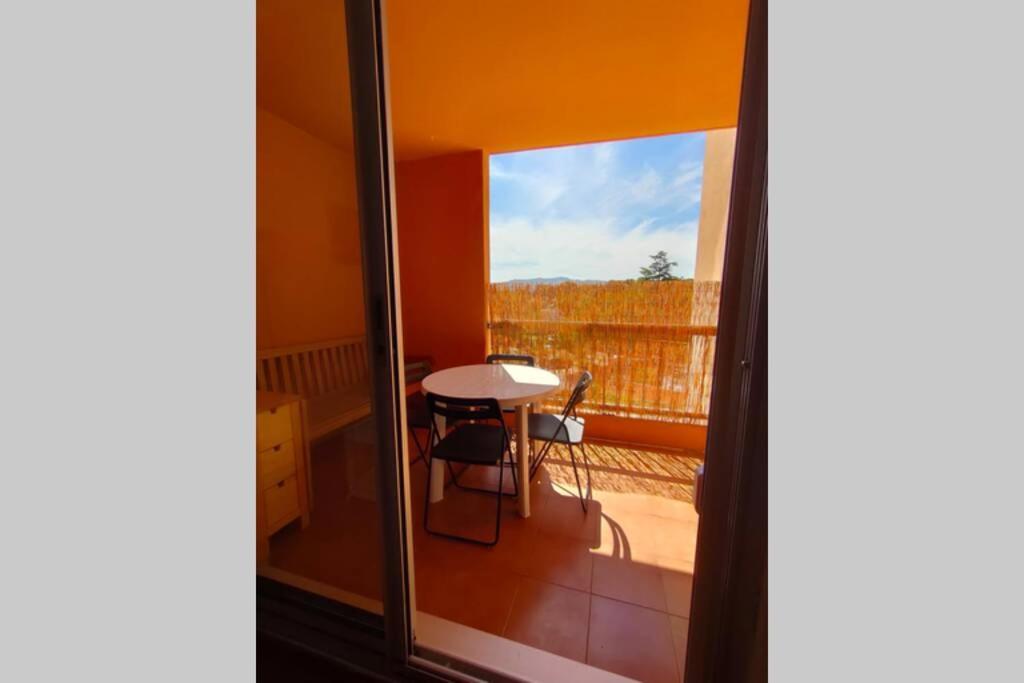 Appartement T2 Bord Et Vue Mer La Ciotat Esterno foto